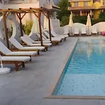 Lina Life Apartment *